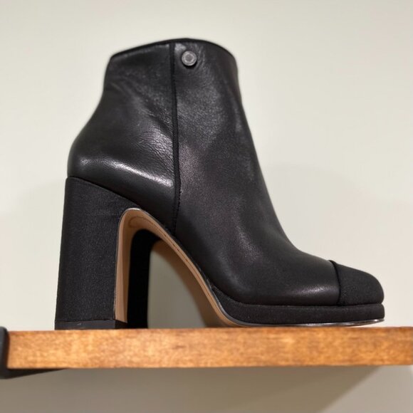 KARL LAGERFELD PARIS Lainey Boots Block-Heel Leather Booties 7M/37.5 B - Picture 1 of 13